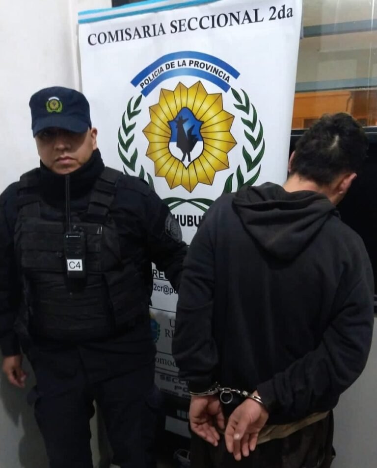 Tenía doble pedido de captura y lo detuvieron en un local nocturno