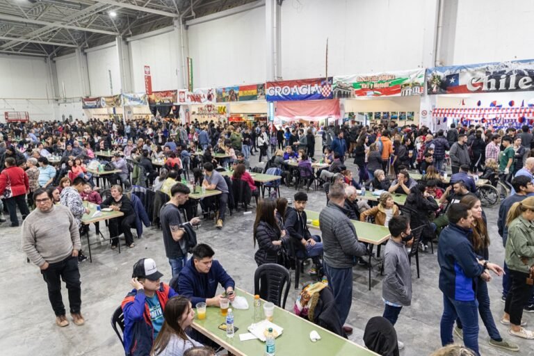 Hasta el domingo se podrá disfrutar de la Feria Nacional de las Colectividades Extranjeras