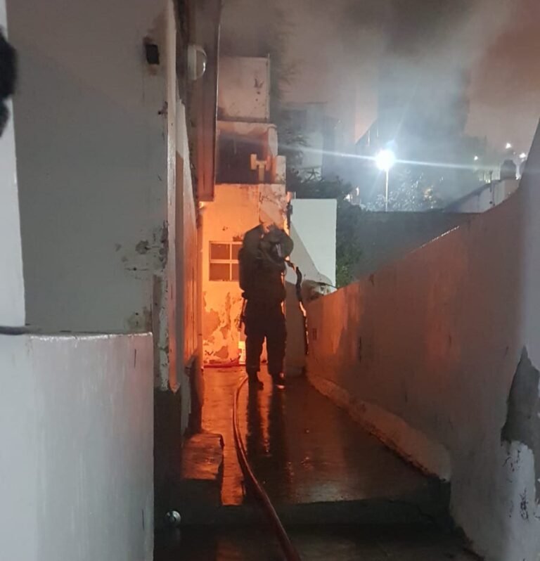 Incendio de deposito: una embarazada debió ser atendida por inhalación de monoxido