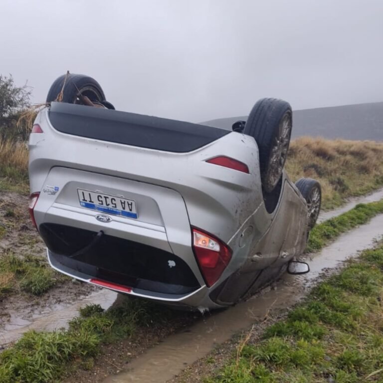 Vuelco en Ruta 3 a la altura de “La Herradura”