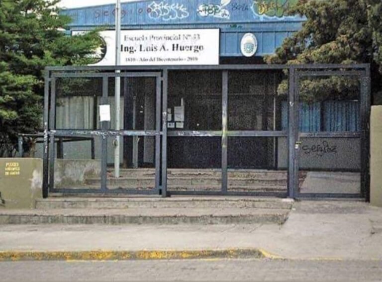 Ingresaron a robar y destrozar la Esc. N°43