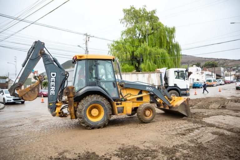 Corte de calzada en el Cordón Forestal por tareas de saneamiento