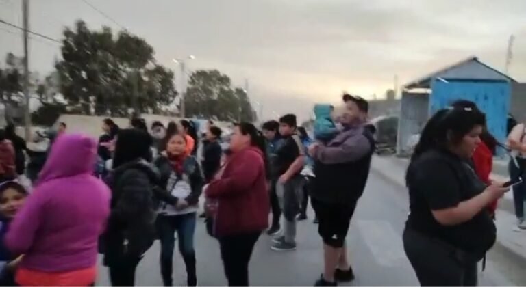Cortaron la Avenida al no recibir respuestas a los problemas edilicios de la Escuela N° 154
