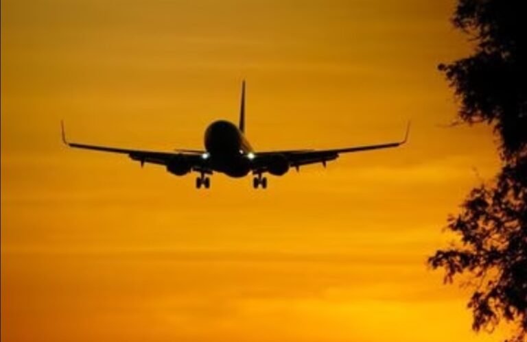 Ovnis persiguieron a tres aviones de Aerolíneas Argentinas rumbo a Bariloche