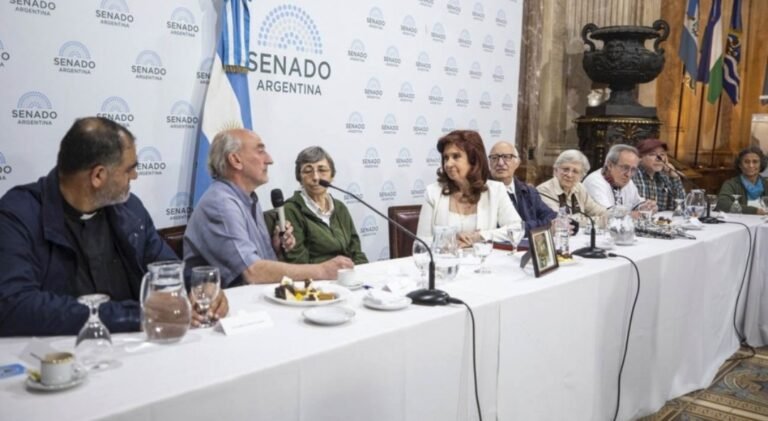 “La gente en los barrios nos pide que Cristina se cuide”