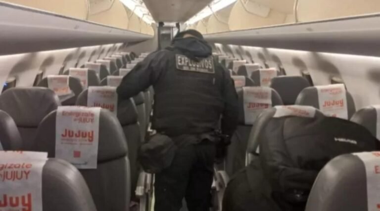 Evacuaron a un avión por amenaza de bomba