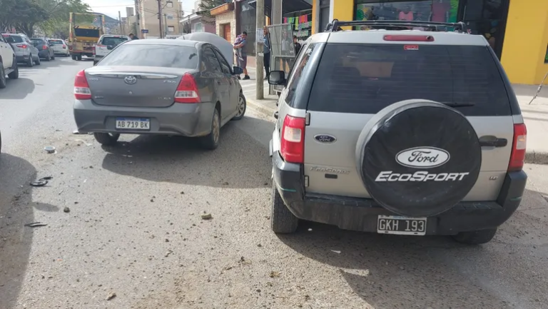 Choque en la avenida Kennedy: hubo dos heridos
