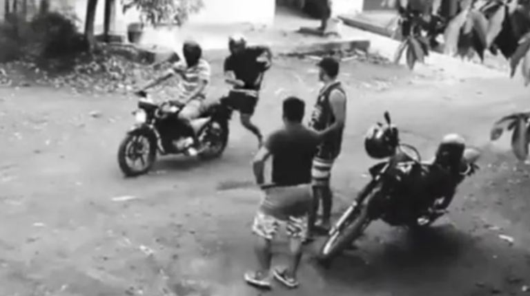 Los intentaron robar pero ellos terminaron asaltando a los motochorros