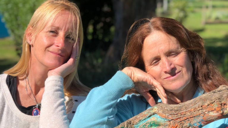 Después de 43 años, Romina encontró a su mamá biológica a través de Facebook