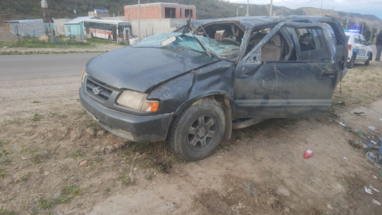 Vuelco en el camino Roque González