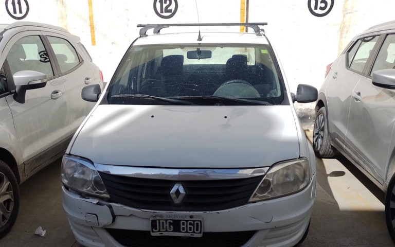 Encontraron en un estacionamiento un auto que había sido robado