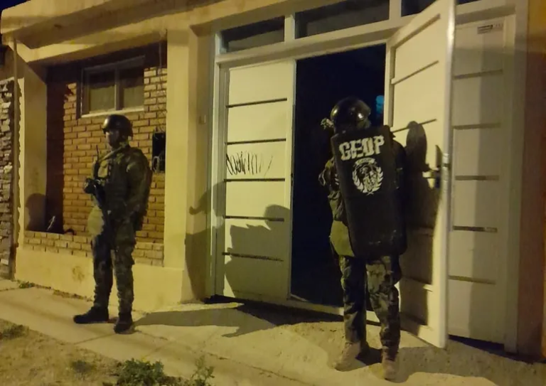 Una madre y su hijo imputados por realizar “delivery” de drogas