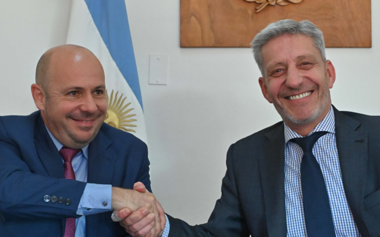 Arcioni dejó a cargo de la gobernación a Sastre