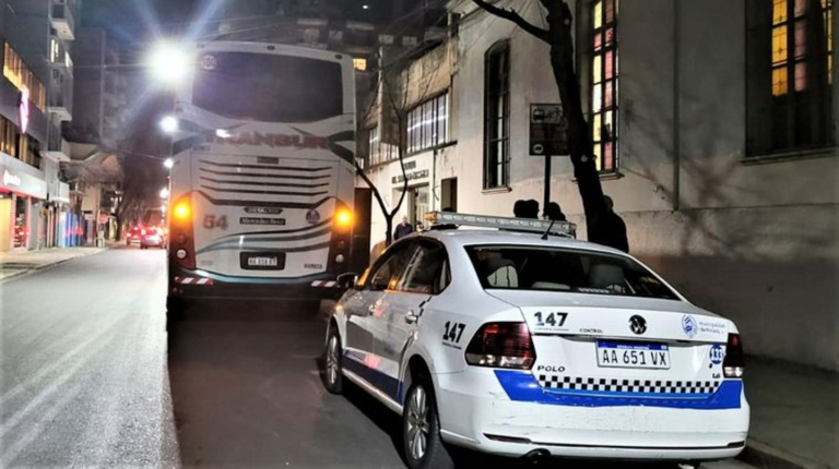 Cancelaron un viaje estudiantil porque los choferes habían consumido cocaína