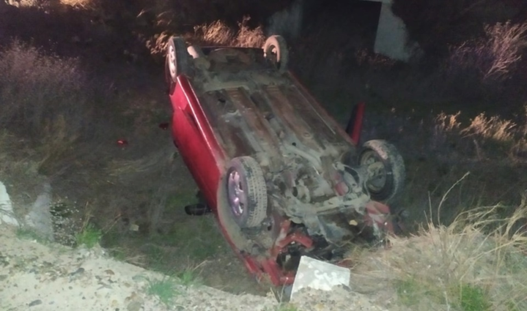 Manejaba borracho y volcó en la Ruta 3