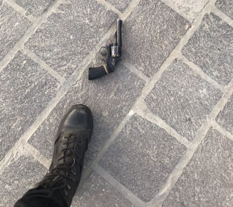 Conocido delincuente circulaba con un arma y fue detenido