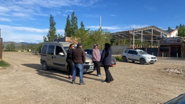Bloquean el ingreso al cargadero de agua