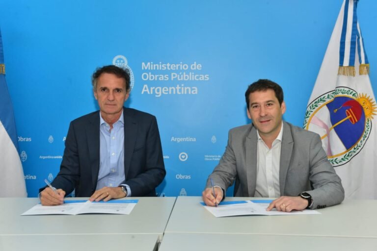 Luque y Katopodis firmaron convenio para licitar dos obras hídricas muy esperadas