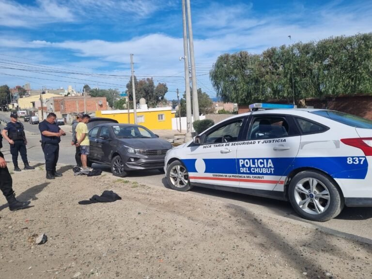 Dos jóvenes robaron un 0KM y los detuvo la policía en un control