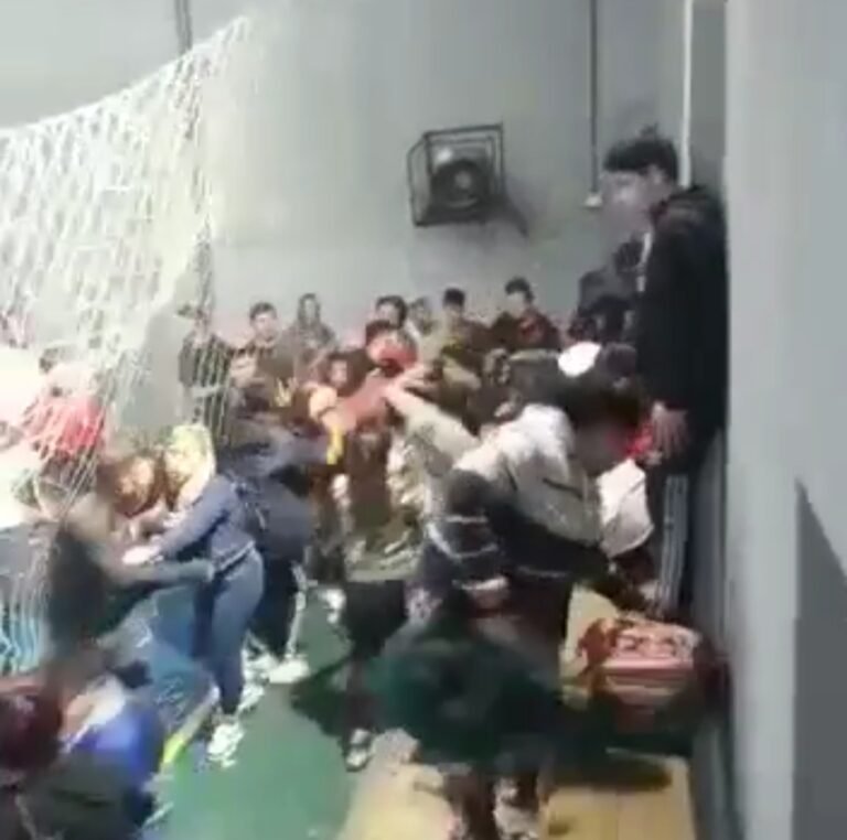 Batalla campal en una cancha de fútbol 5