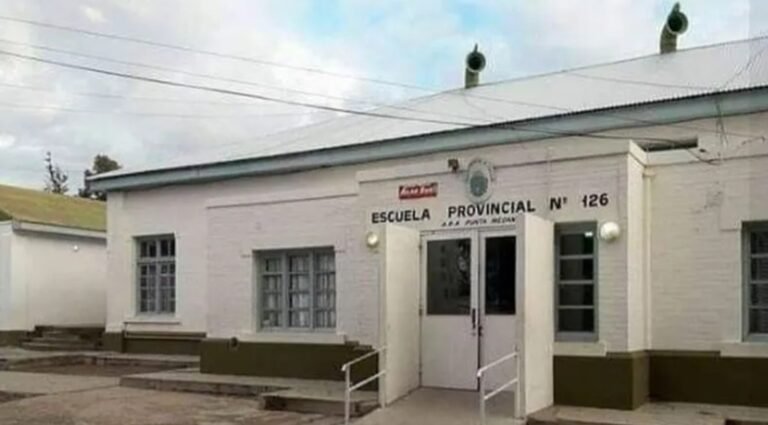 Escuela 126: “los techos se caen a pedazos y los chicos corren peligro”