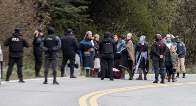 Trasladarán a Bariloche a las cuatro mujeres detenidas en Villa Mascardi