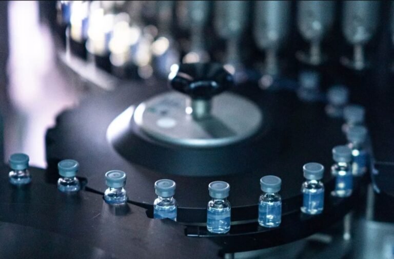 Covid-19: Chile es el primero de la región que aplicará la nueva vacuna que será anual