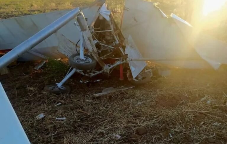 Construyó su propia avioneta, salió a probarla, pero se estrelló y murió