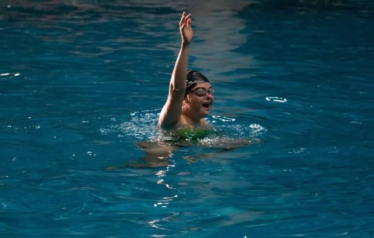 “Me gusta inspirar a otros”: tiene síndrome de Down y se convirtió en campeona mundial de natación artística
