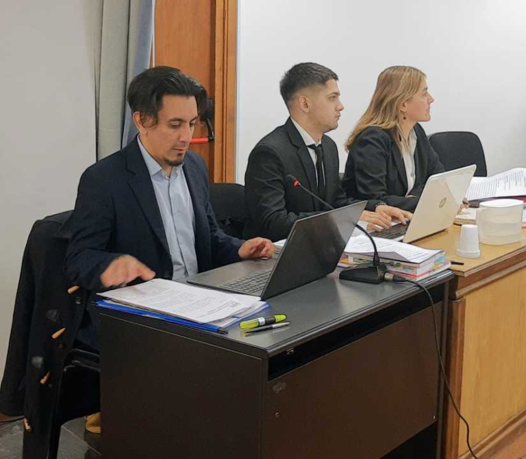 Juzgaron a dos policías por detener ilegalmente y maltratar a una veterinaria