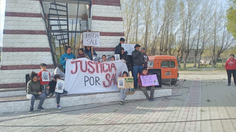 Río Mayo marchó pidiendo justicia por el crimen de Anticaneo