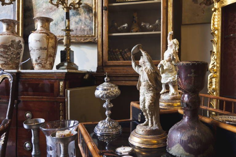 Jubilado y dealer: vendía cocaína en su tienda de antigüedades