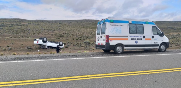 Ruta 40: se quedó dormido al volante y volcó