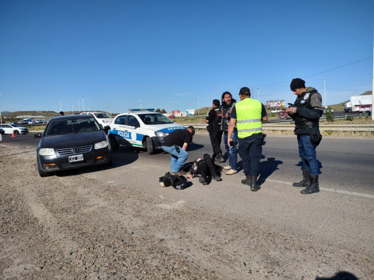Una mujer herida tras un accidente en la rotonda a Rada Tilly