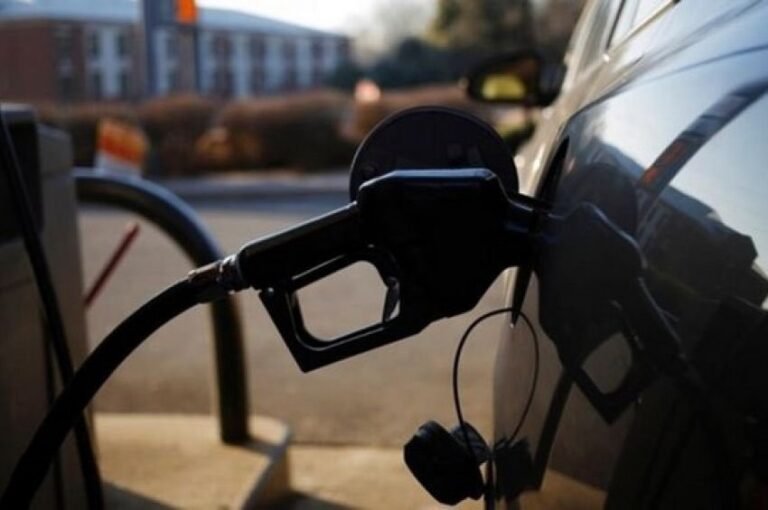 Combustibles: aumentan 4% las naftas y gasoil