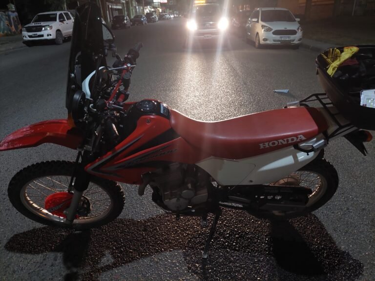 Estaba alcoholizado, invitó a pelear a la policía y terminó detenido