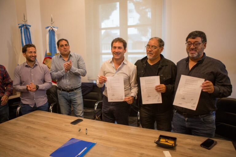 El Municipio y los sindicatos acordaron un incremento salarial del 18%