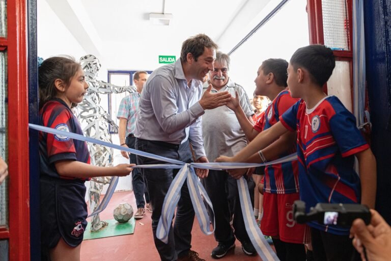 Reinauguraron la obra del techo del gimnasio USMA
