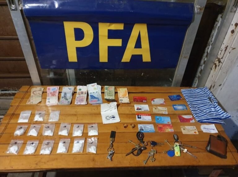 Detuvieron a seis personas por transporte y comercialización de estupefacientes