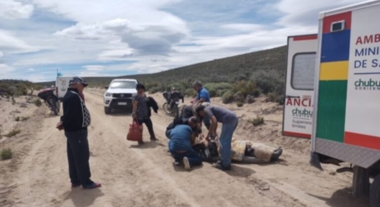 Comodorense llevaba donaciones al interior y sufrió una fractura de cráneo