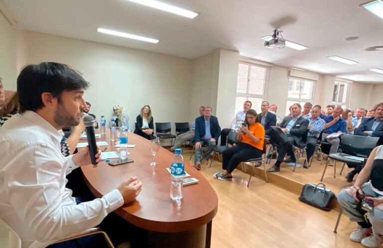 Nacho Torres disertó en el Encuentro Federal de Salud