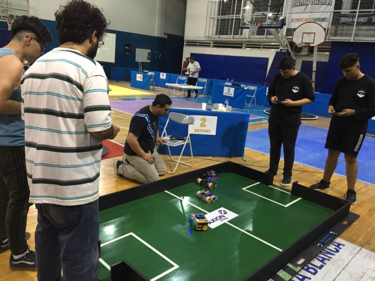 Escuelas chubutenses participaron de la Competencia Internacional de Robótica
