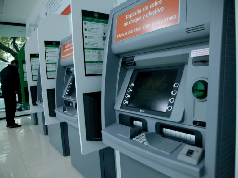 Un papá se olvidó a su hijo en un cajero y volvió a buscarlo minutos después