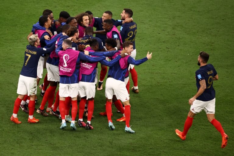 Francia venció a Inglaterra y se clasificó a semis del Mundial