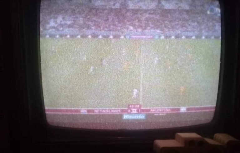 Sigue mirando a la Selección en su antiguo televisor