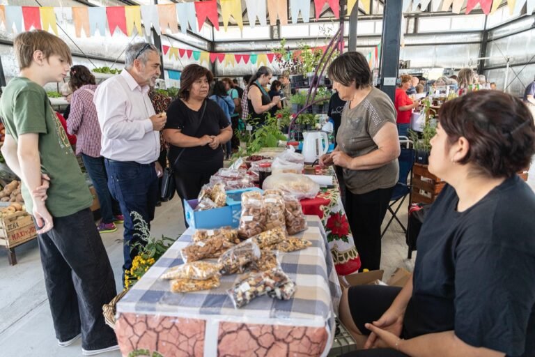 Ya se puede disfrutar del mercado y feria de los productores de Km. 17