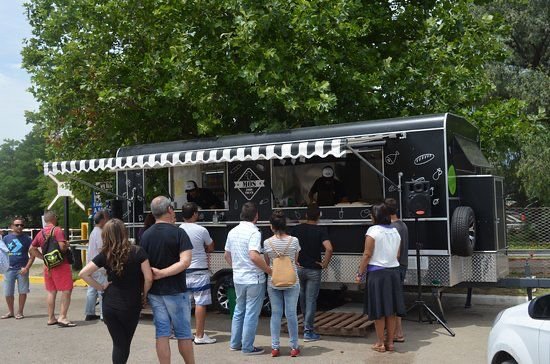 Llega el patio gastronómico “Plaza del viento”