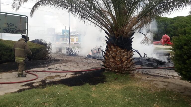 Incendiaron un puesto ecológico en la Costanera