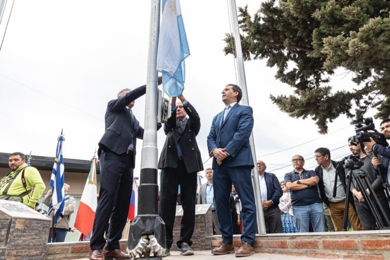 Luque y Arcioni encabezaron los festejos por el 115° Aniversario del Descubrimiento del Petróleo