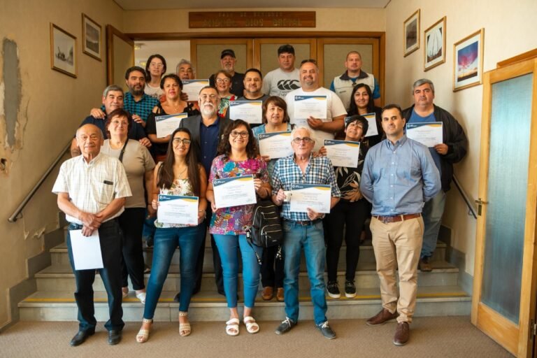 Vecinales y SCPL firmaron un convenio por fibra óptica